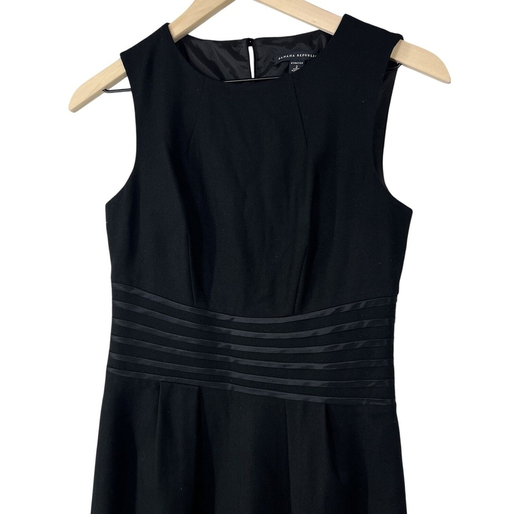 Banana Republic Black Wool Silk Trim Sleeveless Sheath Dress‎ Size 2 Stretch - Picture 2 of 10